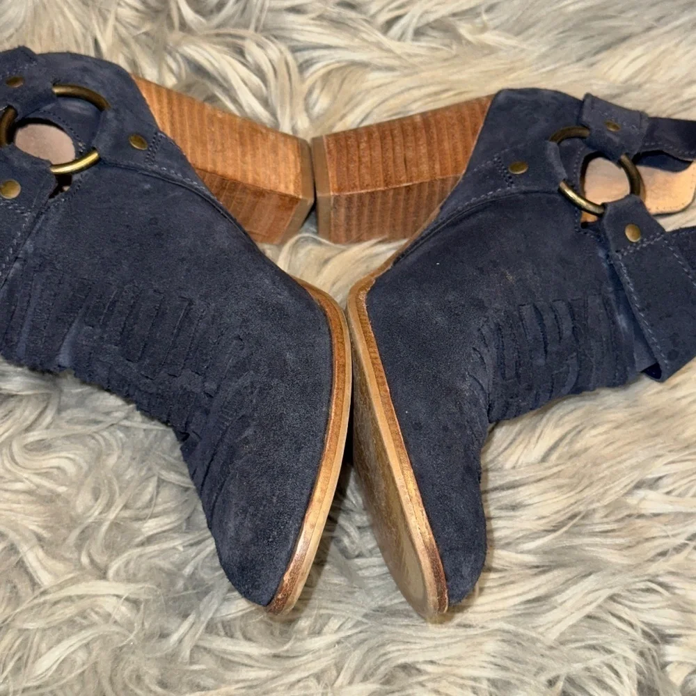EUC Seychelles Anthropologie Impossible Bootie Navy Blue Size 6